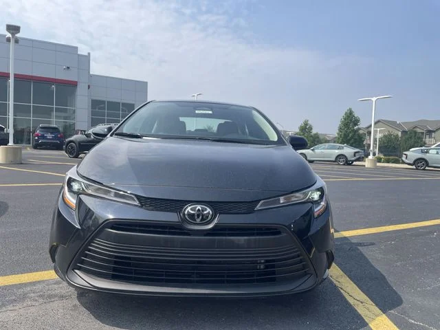 2025 Toyota Corolla LE - Photo 11