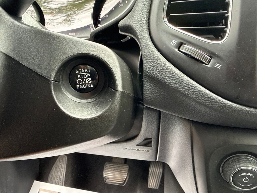 Used 2018 Gray Jeep Latitude image 31