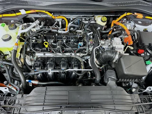 New 2025 Silver Ford Base image 22