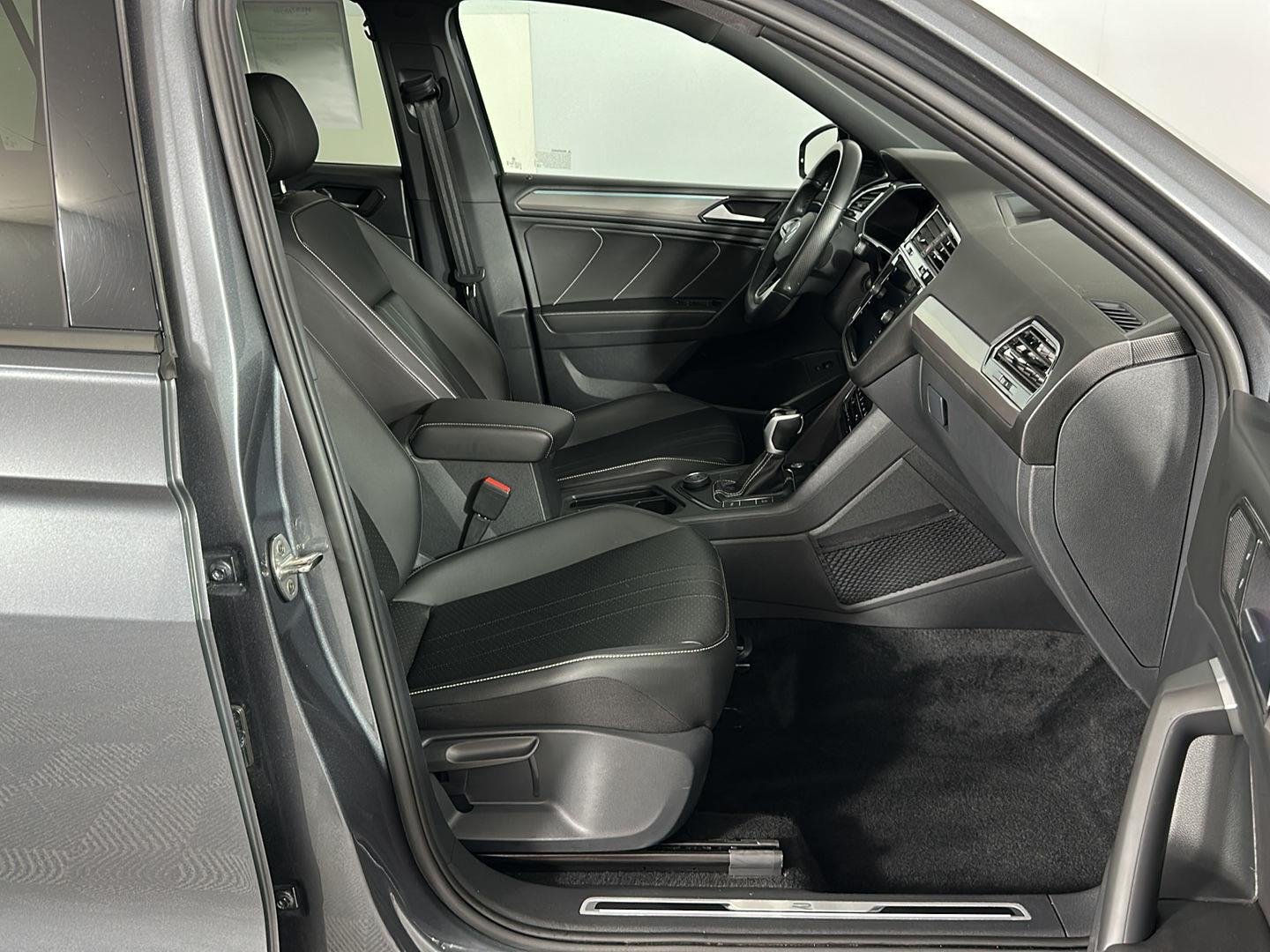 Used 2024 Platinum Gray Metallic Volkswagen SE R-Line Black image 30