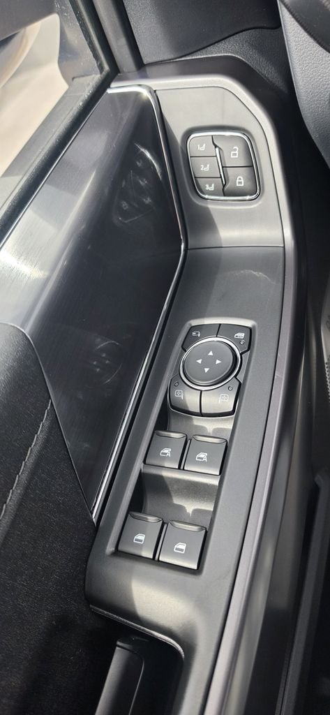 New 2026 Iconic Silver Metallic Ford Lariat® image 14