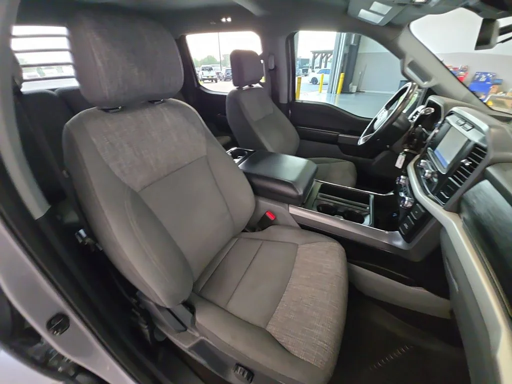 Used 2021 Silver Ford XLT image 29