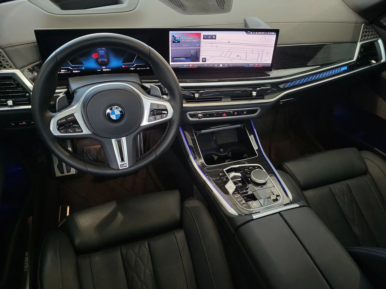 Used 2025 Black BMW M60i image 20