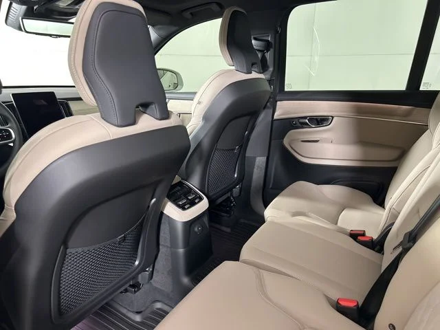 2025 Volvo XC90 Core - Photo 39