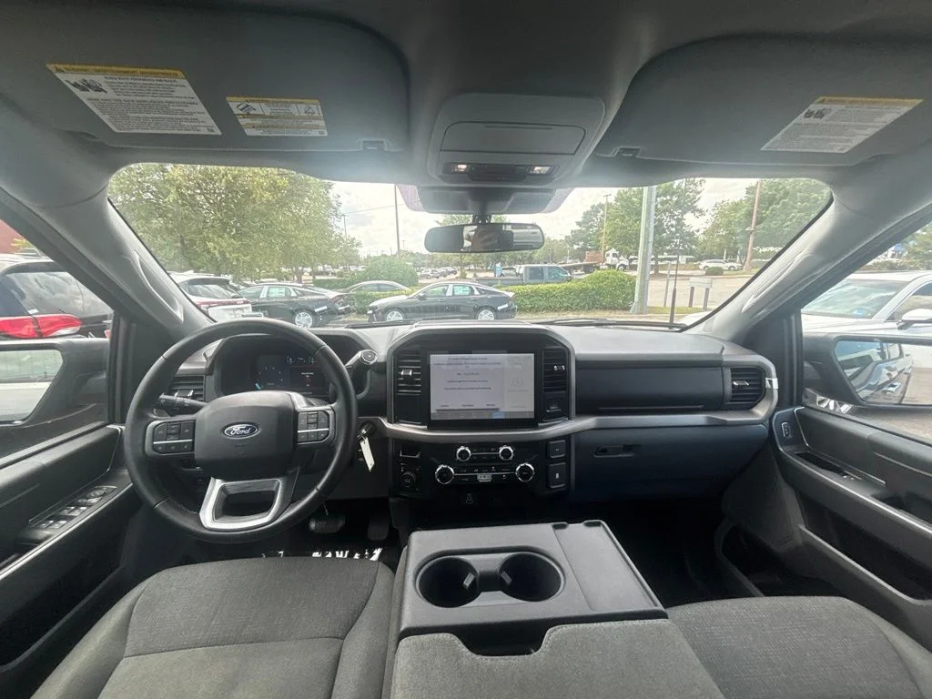 Used 2025 Gray Ford XLT image 18