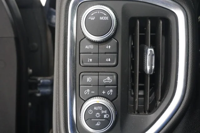 Used 2020 Dark Sky Metallic GMC Denali image 27