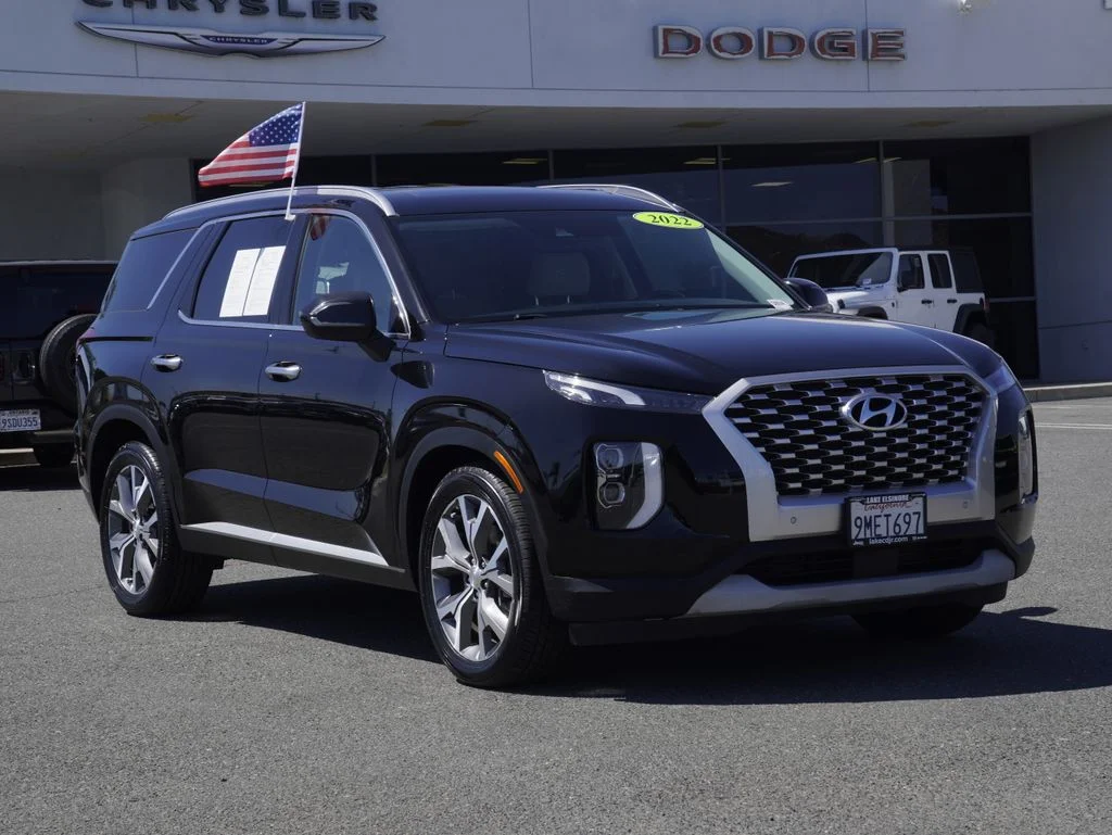 Certified Used 2022 Black Hyundai SEL image 1