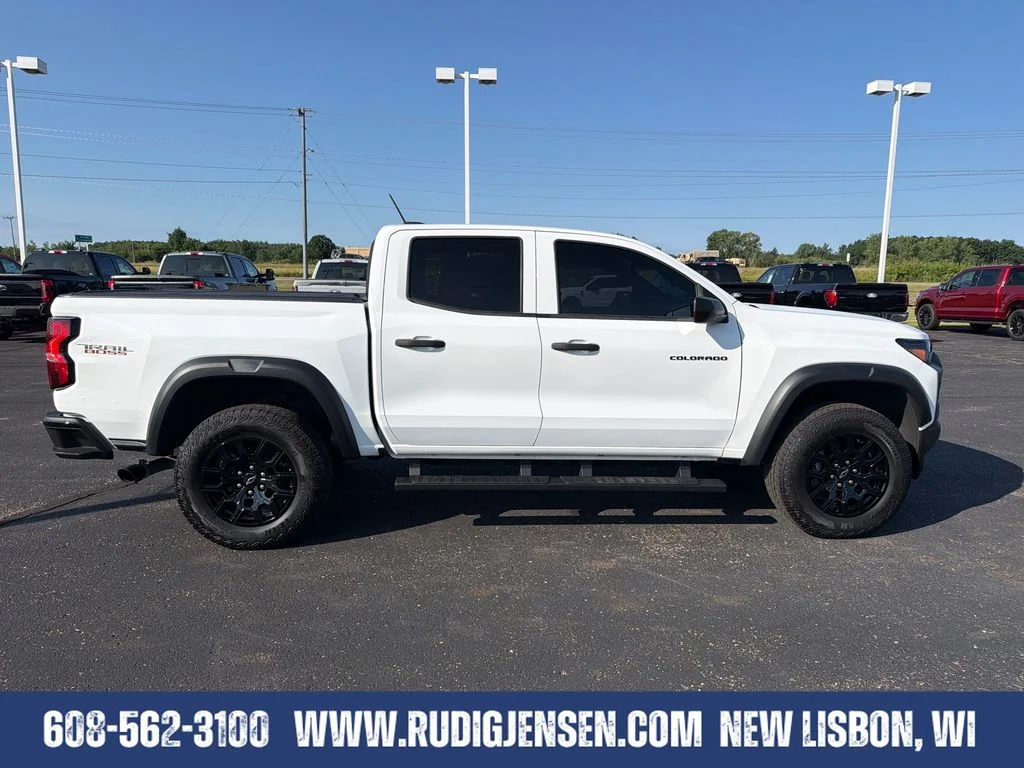 Used 2024 White Chevrolet Trail Boss image 6