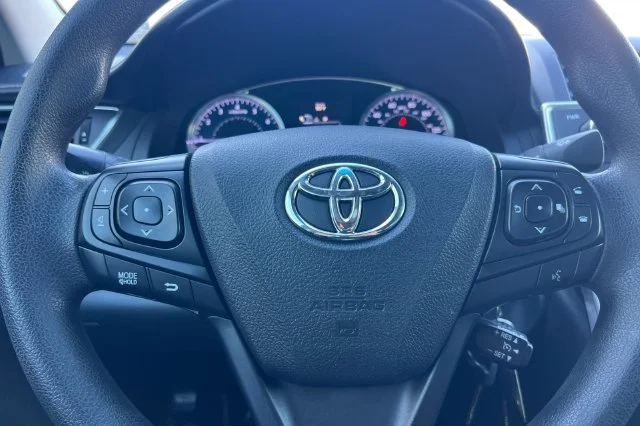 Used 2016 Silver Toyota LE image 24