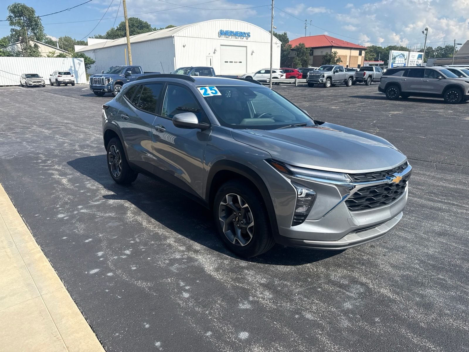 Used 2025 Gray Chevrolet LT image 9