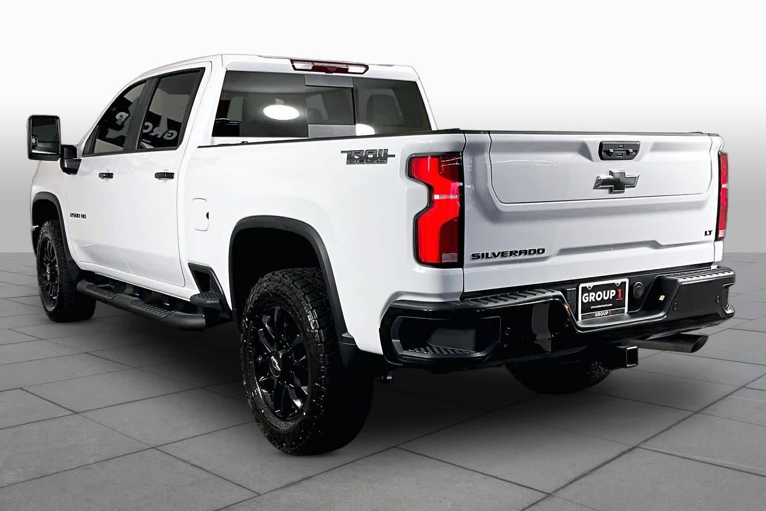 Used 2026 Summit White Chevrolet LT image 12