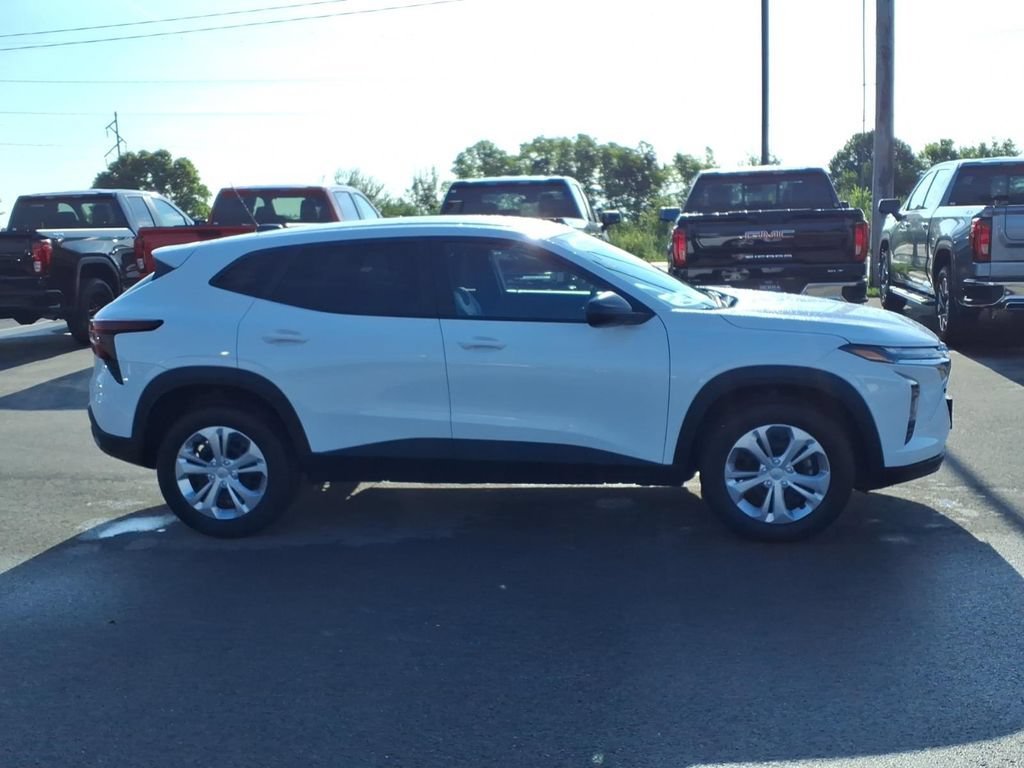 Used 2026 Summit White Chevrolet LS image 13