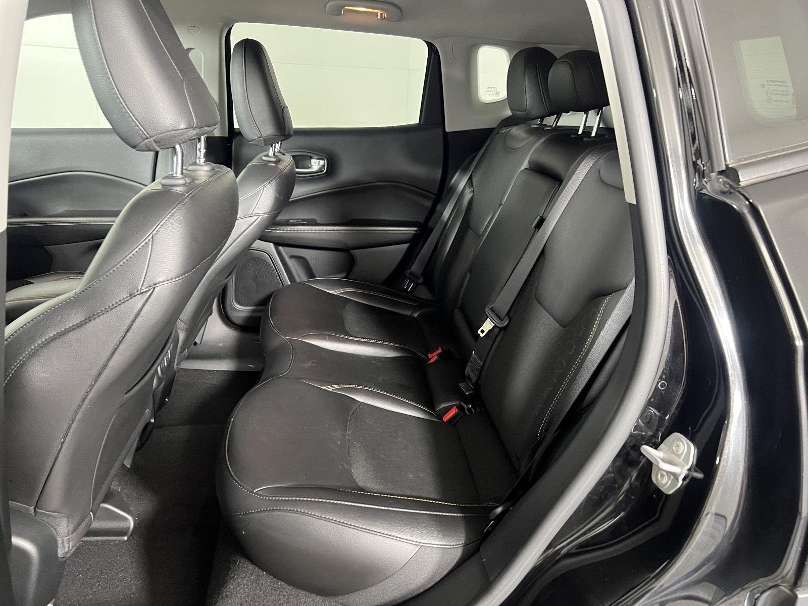 Certified Used 2021 Diamond Black Crystal Pearlcoat Jeep Latitude image 20