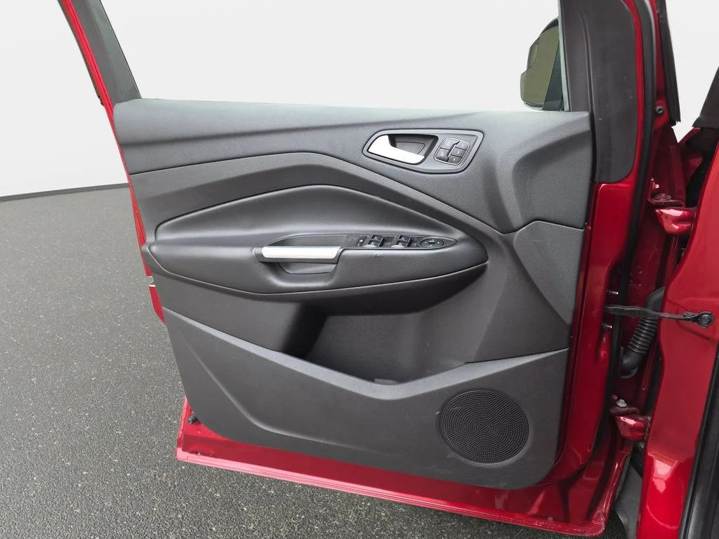 Used 2018 Red Ford Titanium image 25