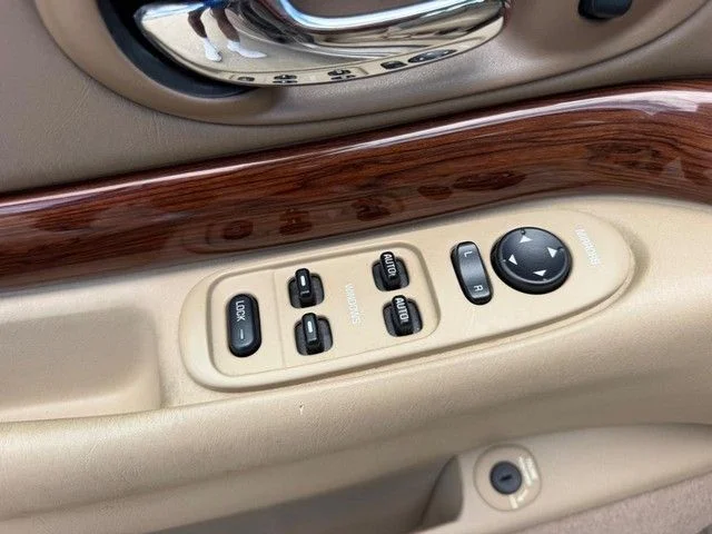 Used 2004 Beige Buick Custom image 16