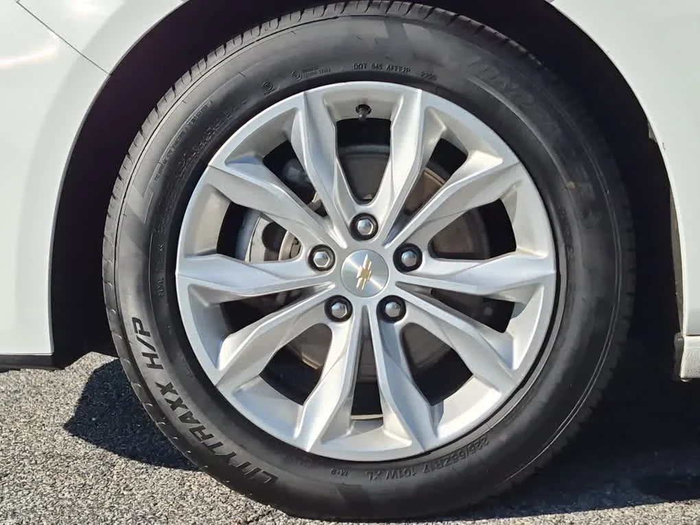 Certified Used 2024 Summit White Chevrolet LT image 6
