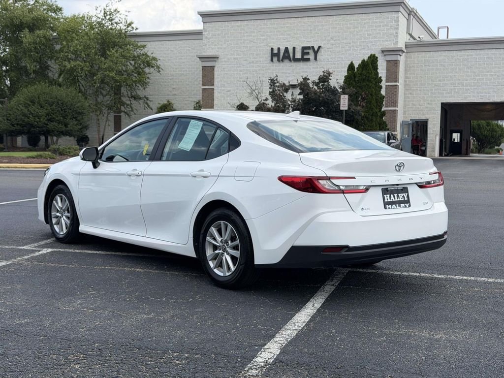 Used 2025 White Toyota LE image 22