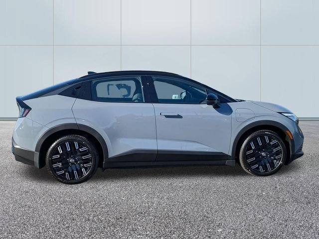 New 2026 Boulder Gray Pearl / Super Black Two-tone Nissan Platinum+ image 4