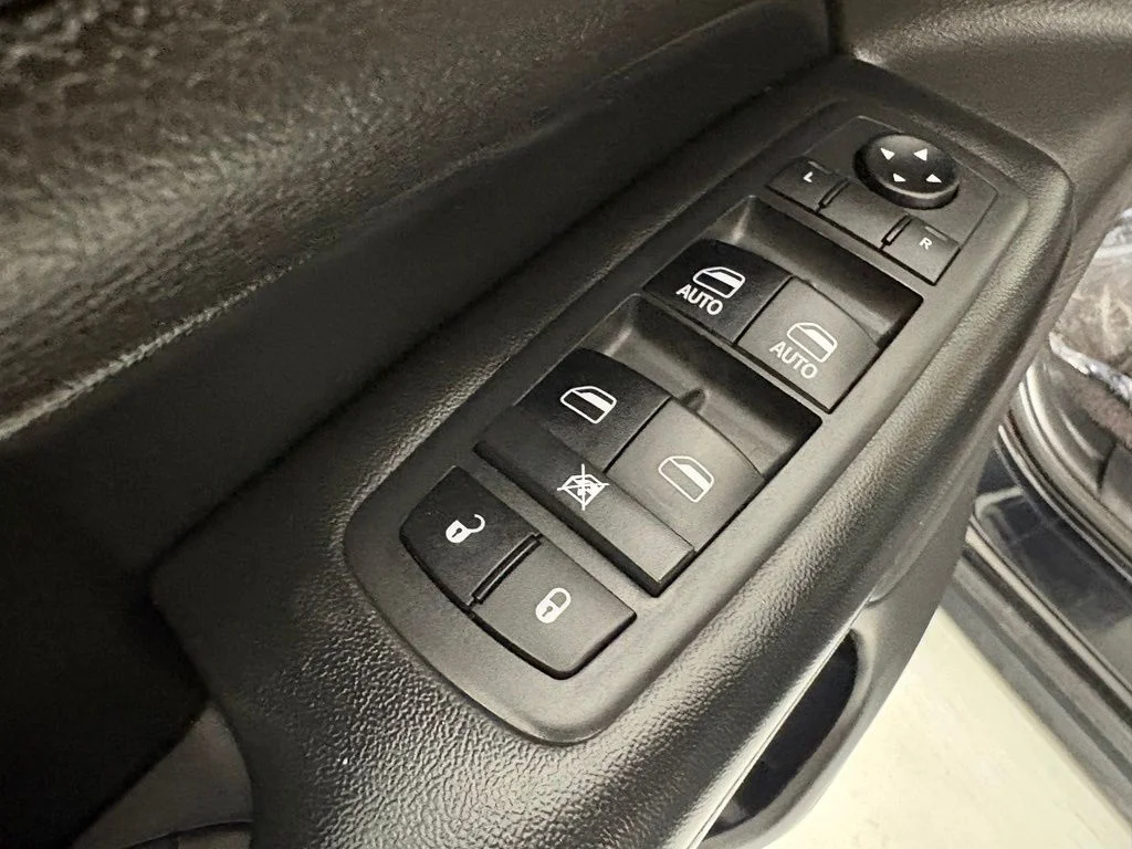 Used 2019 Black Jeep Laredo image 24