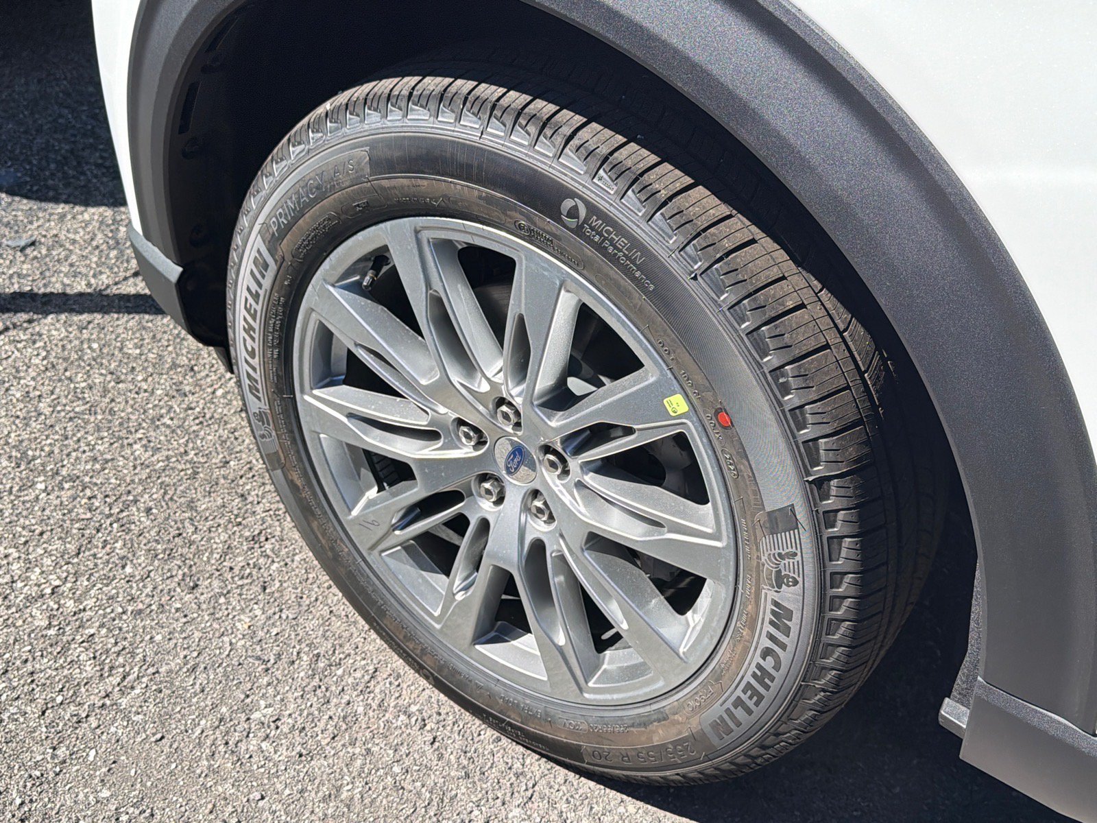New 2027 Star White Metallic Tri-Coat Ford Platinum™ image 7