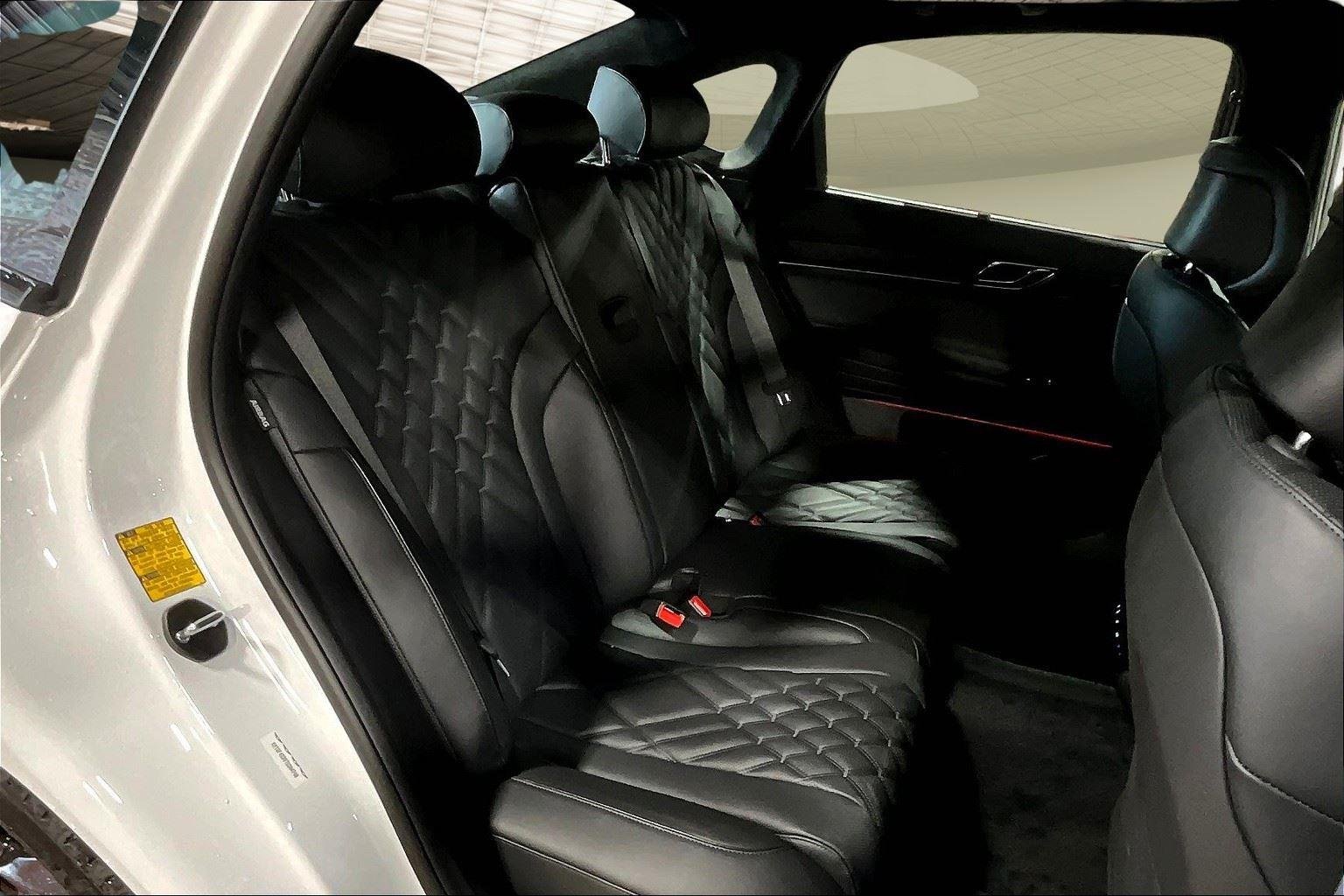 New 2026 Uyuni White Genesis 3.5T PRESTIGE BLACK image 9