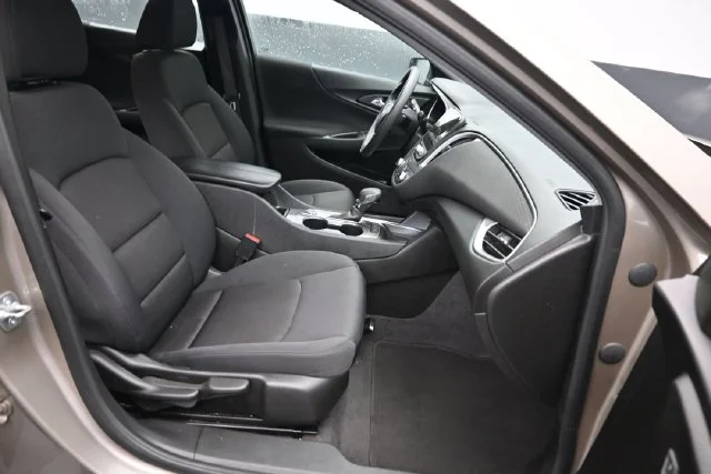 Used 2025 Mineral Gray Metallic Chevrolet LT image 8