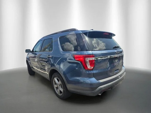 Used 2018 Blue Metallic Ford Base image 2