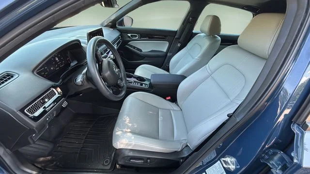 Used 2025  Honda Sport image 18