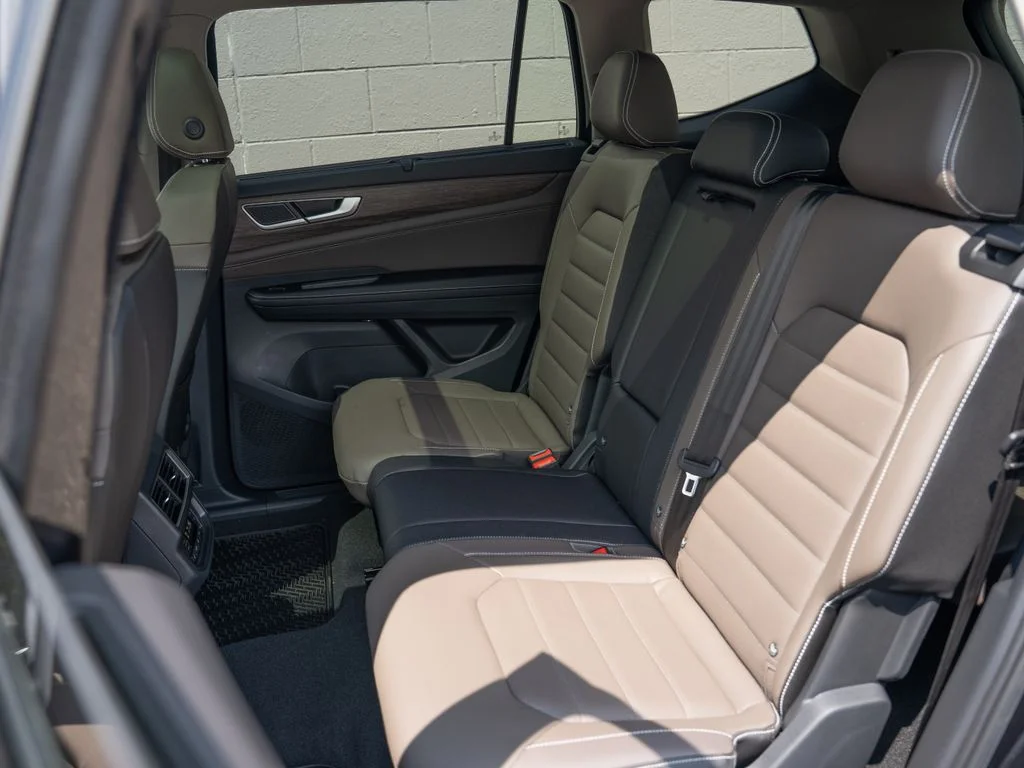 New 2026 Black Volkswagen 2.0T SEL image 9
