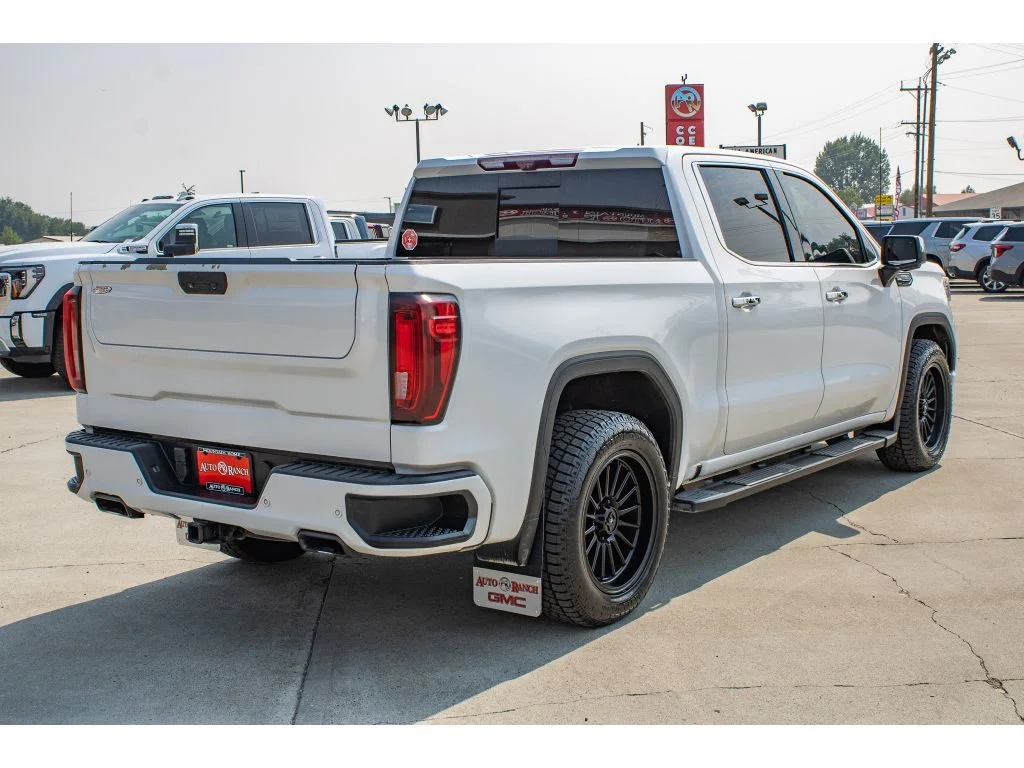 Used 2021 White Frost Tricoat GMC Denali image 8