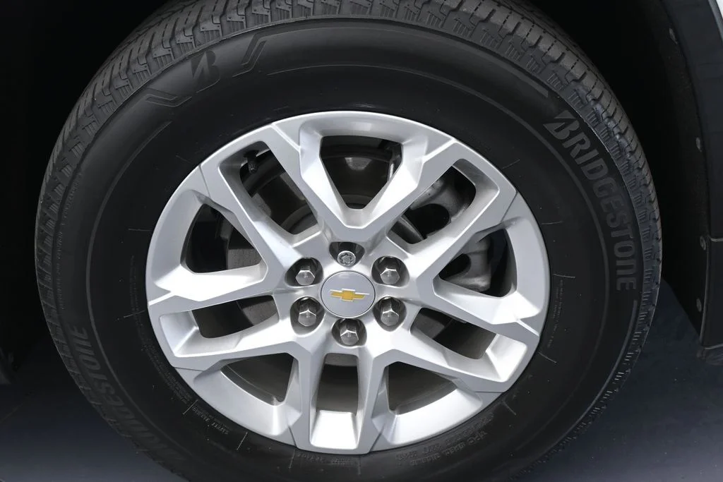 Used 2022 Summit White Chevrolet LS image 42