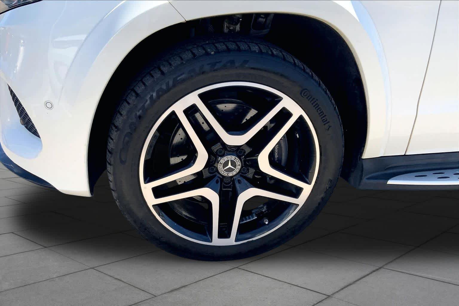 Used 2018 designo Diamond White Metallic Mercedes-Benz GLS 550 image 10
