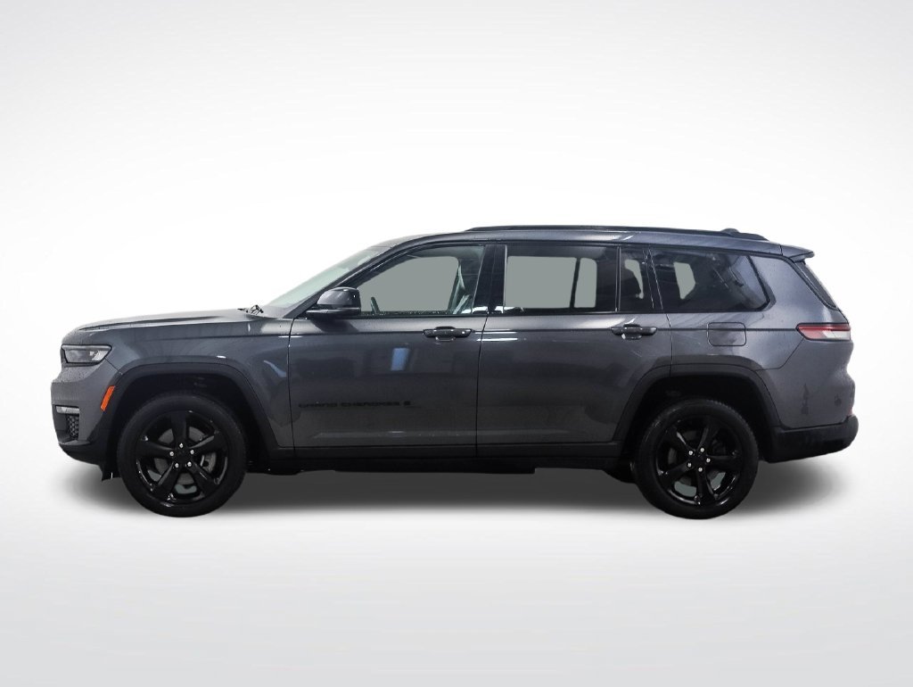 Used 2022 Jeep Grand Cherokee L Limited with VIN 1C4RJKBG1N8633268 for sale in Minneapolis, Minnesota