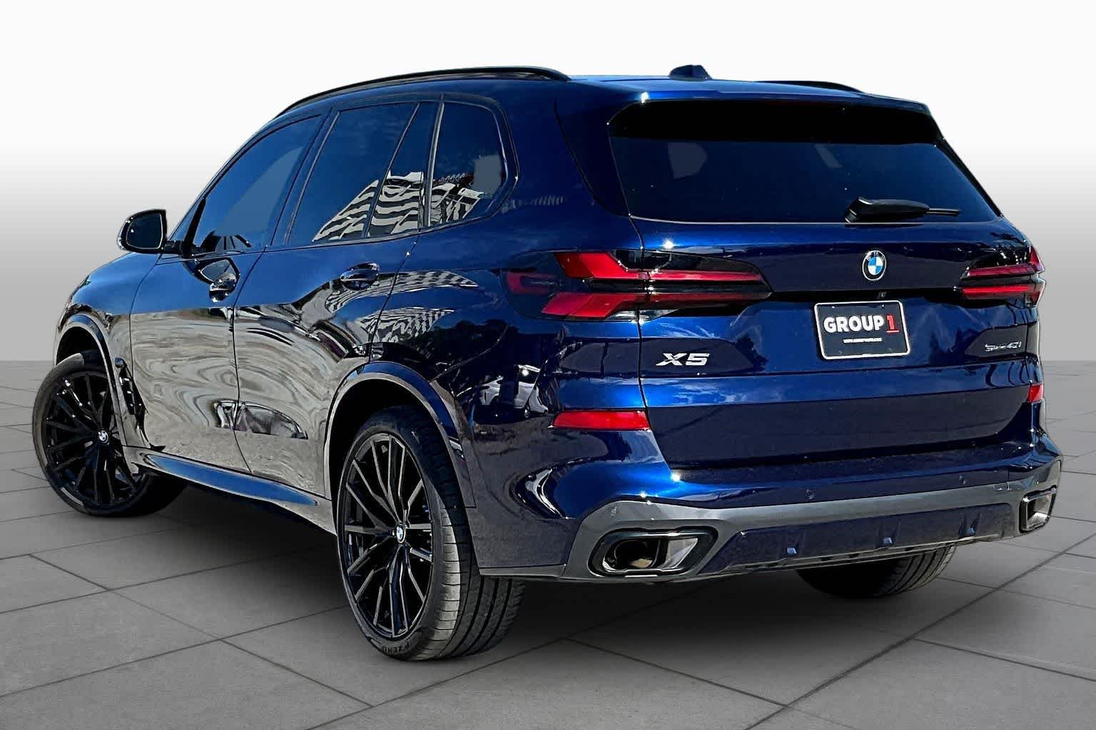 Used 2026 Tanzanite Blue II Metallic BMW sDrive40i image 11