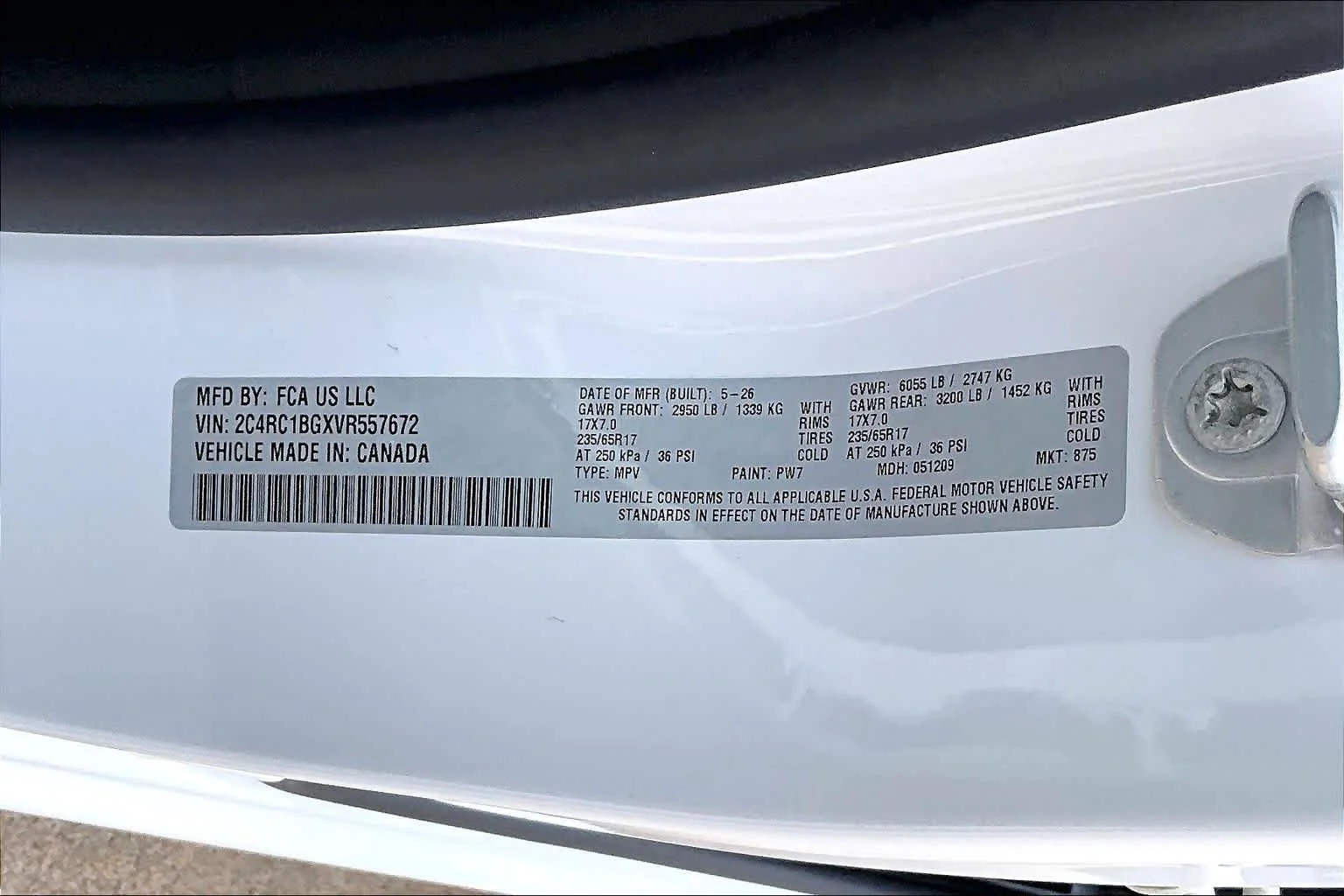 New 2027 Bright White Clear-Coat Exterior Paint Chrysler Select image 21