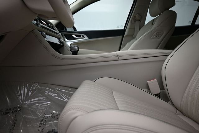 Used 2026 White Genesis 2.5T Prestige image 23