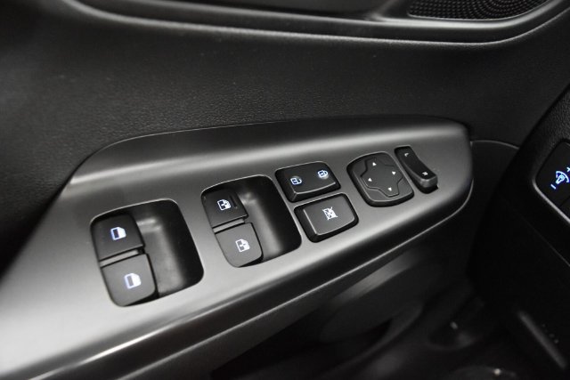 Used 2018 Black Hyundai SEL image 27
