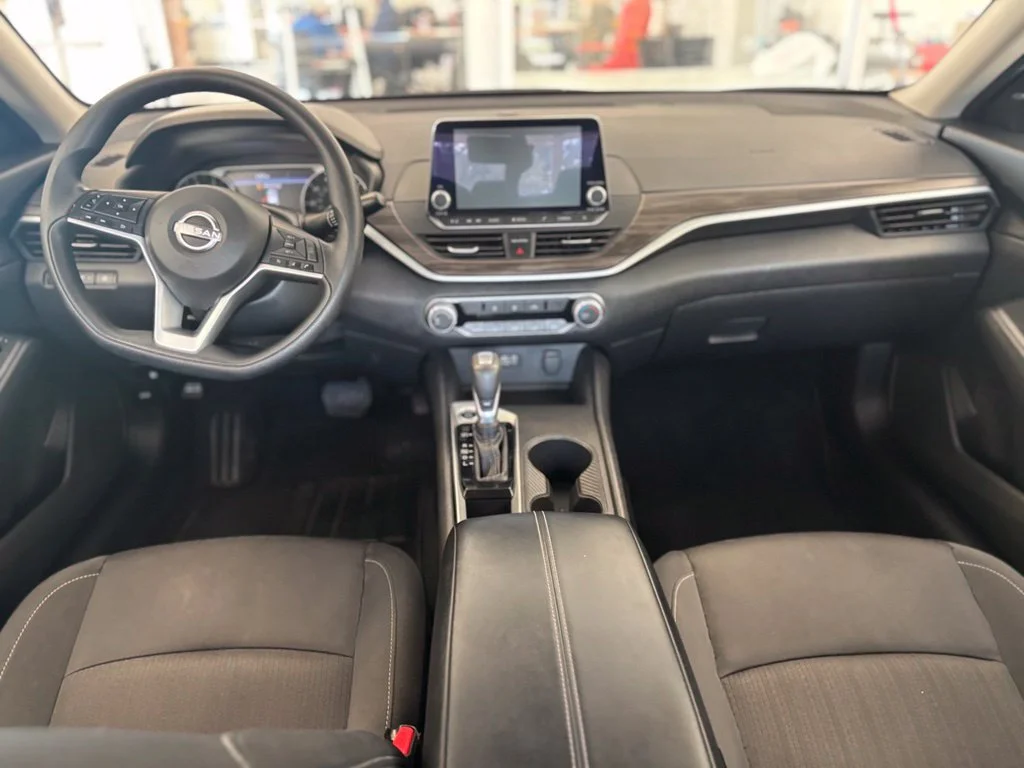 2025 Nissan Altima SV - Photo 17