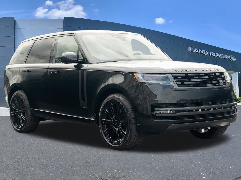 New 2026 Santorini Black Land Rover SE image 3