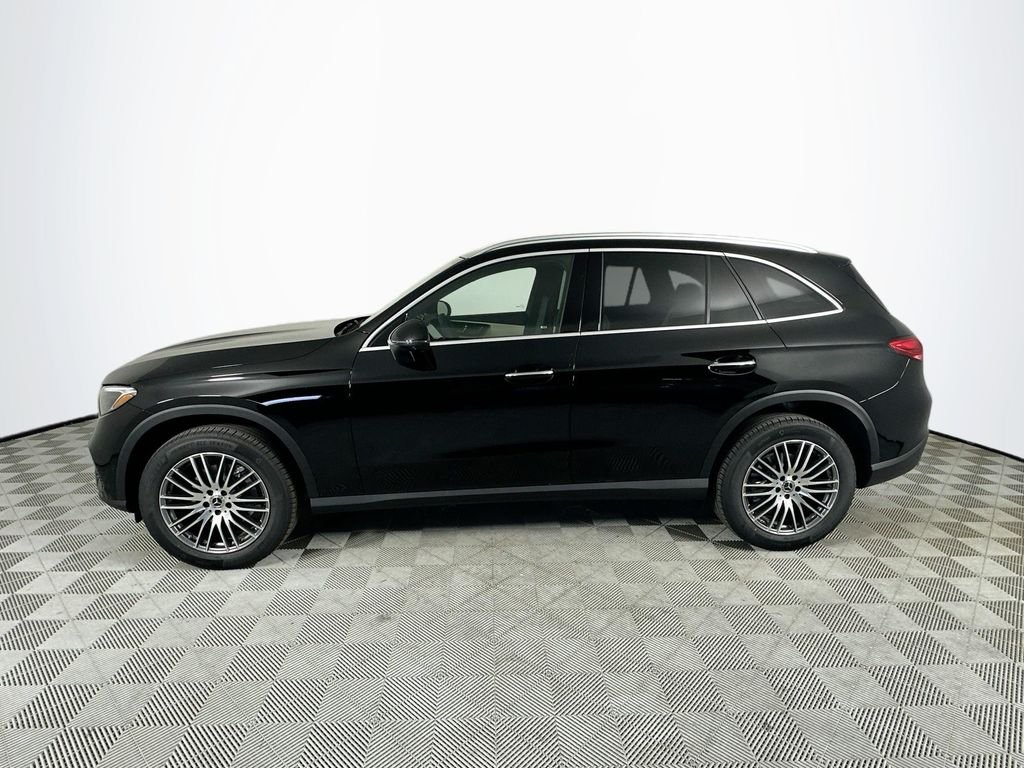 New 2026 Black Mercedes-Benz GLC 300 image 4