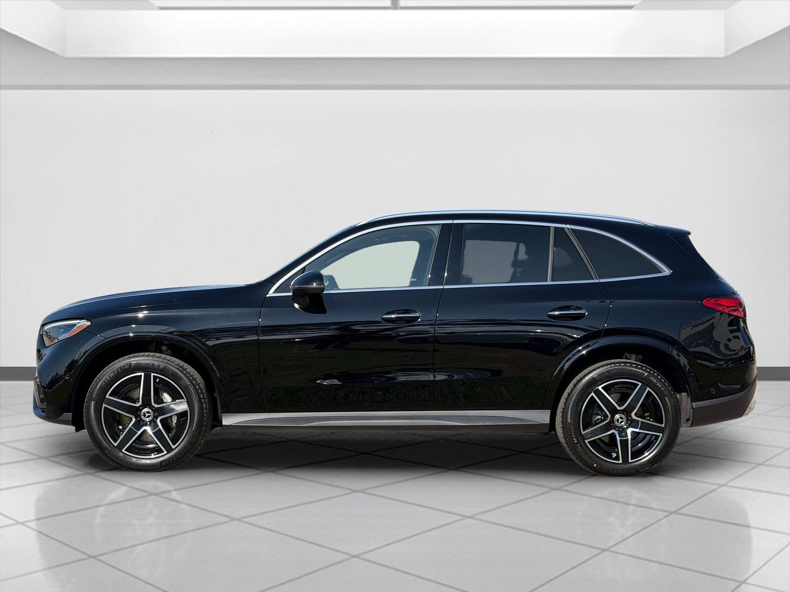 New 2026 Black Mercedes-Benz GLC 300 image 28