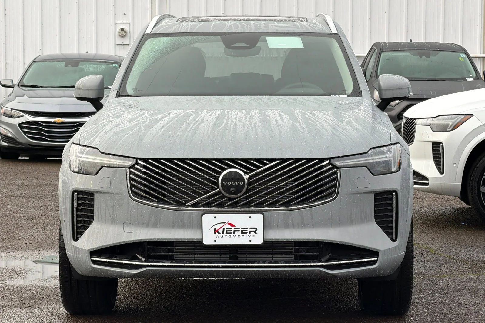 New 2026 VAPOUR GRAY Volvo Plus image 6