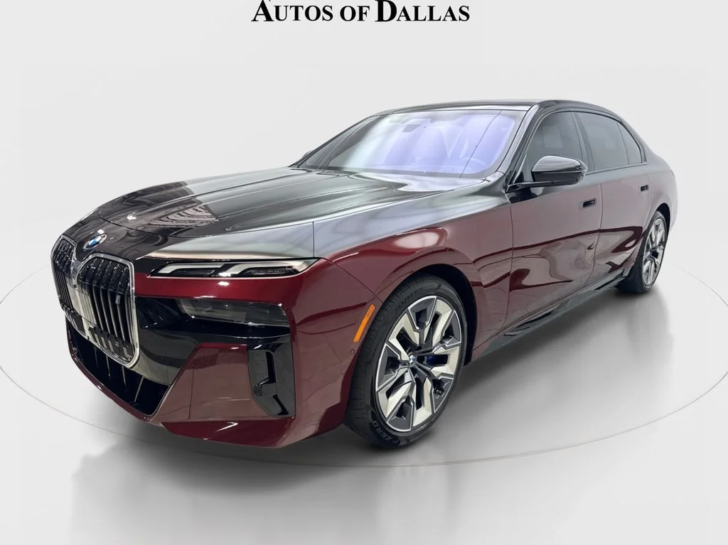 Used 2023 Red BMW xDrive60 image 3