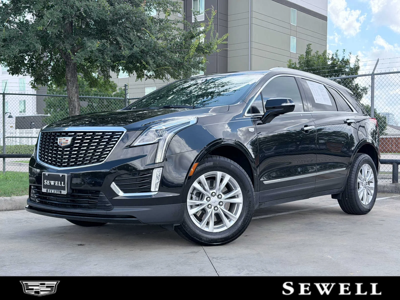 2024 Cadillac XT5 FWD Luxury's photo