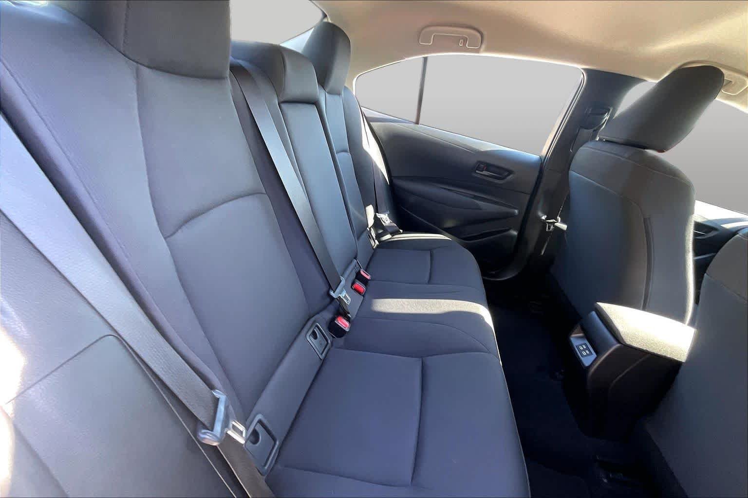 Used 2025 Ice Cap Toyota LE image 19