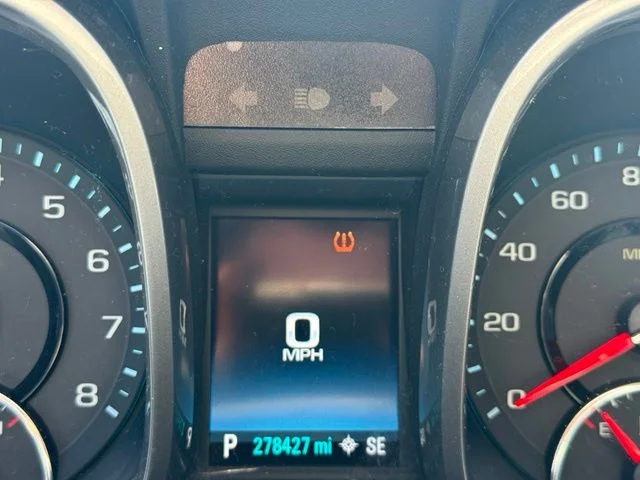 Used 2016 Silver Chevrolet LS image 3