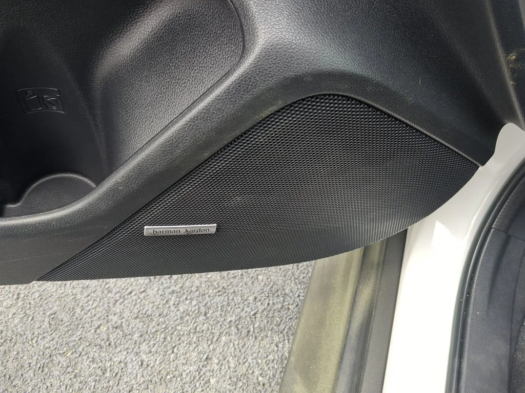 Used 2022 Ceramic White Subaru GT image 13