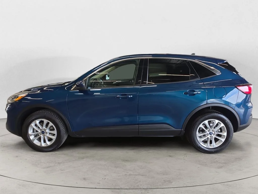 Used 2020 Green Ford SE image 8