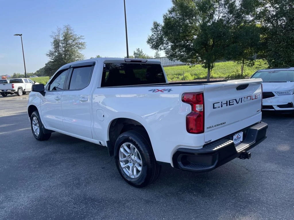 Used 2024 Summit White Chevrolet RST image 4