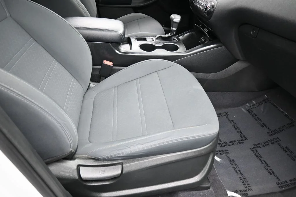 Used 2020 Snow White Pearl Kia LX image 37